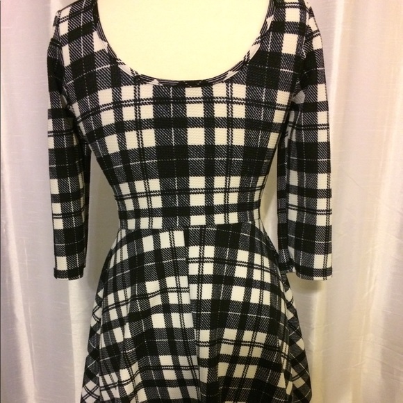 Black & white dress - Picture 3 of 5